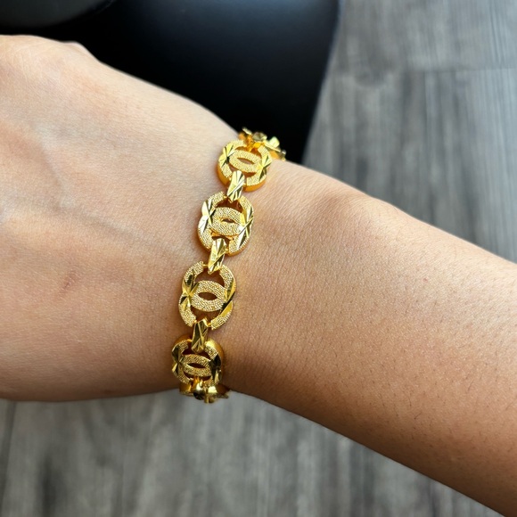 Boutique Finds Jewelry - New Gold Link C Women's Bracelet - Yellow Gold Bracelet